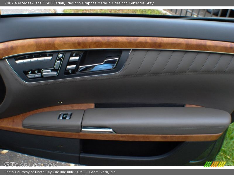 Door Panel of 2007 S 600 Sedan