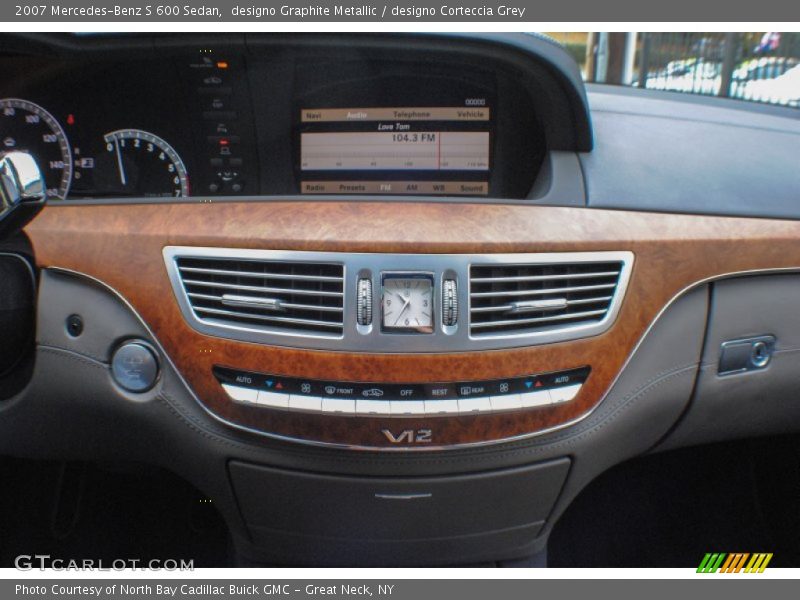 Controls of 2007 S 600 Sedan