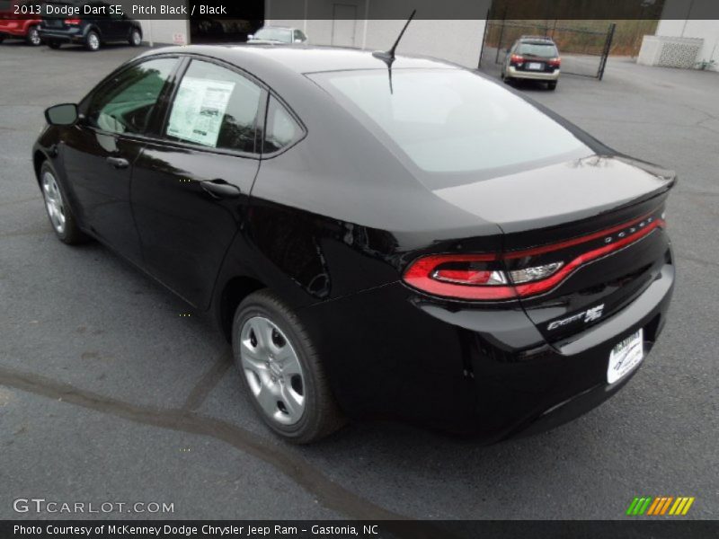 Pitch Black / Black 2013 Dodge Dart SE