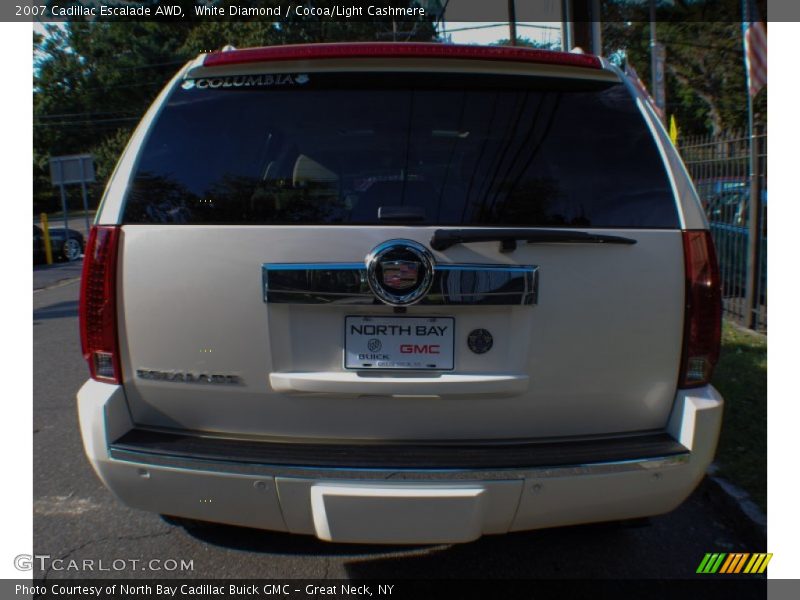 White Diamond / Cocoa/Light Cashmere 2007 Cadillac Escalade AWD