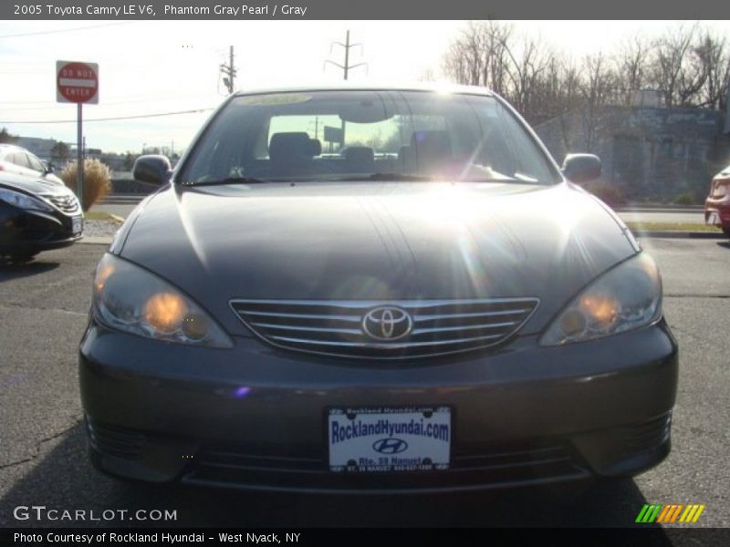 Phantom Gray Pearl / Gray 2005 Toyota Camry LE V6