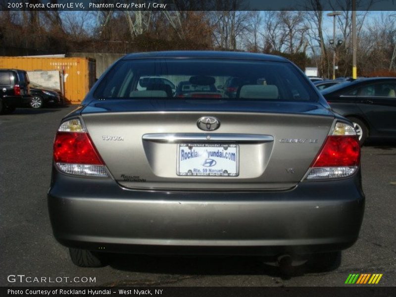 Phantom Gray Pearl / Gray 2005 Toyota Camry LE V6