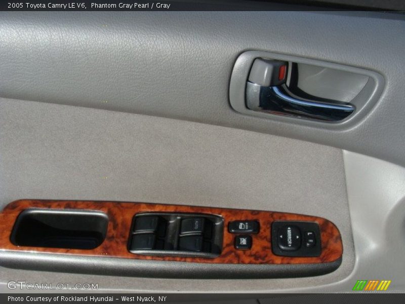 Phantom Gray Pearl / Gray 2005 Toyota Camry LE V6