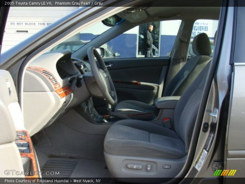 Phantom Gray Pearl / Gray 2005 Toyota Camry LE V6