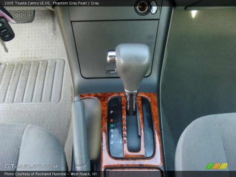 Phantom Gray Pearl / Gray 2005 Toyota Camry LE V6