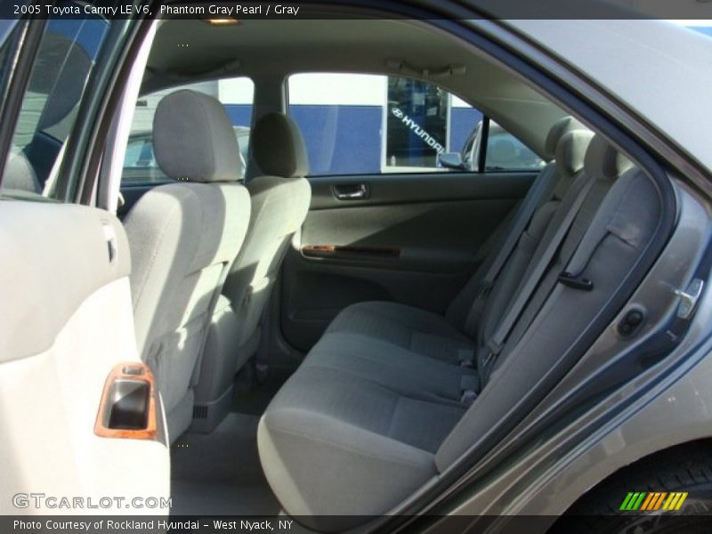 Phantom Gray Pearl / Gray 2005 Toyota Camry LE V6