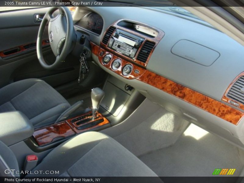 Phantom Gray Pearl / Gray 2005 Toyota Camry LE V6
