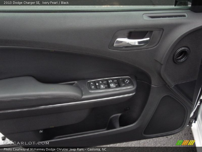 Ivory Pearl / Black 2013 Dodge Charger SE