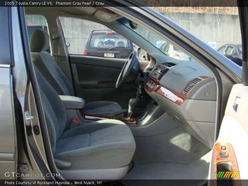 Phantom Gray Pearl / Gray 2005 Toyota Camry LE V6