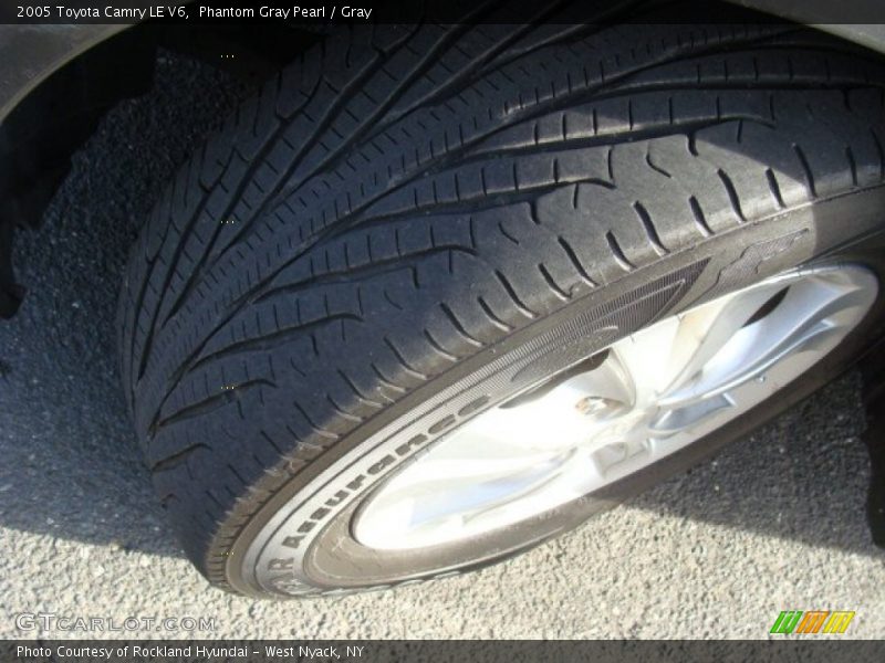 Phantom Gray Pearl / Gray 2005 Toyota Camry LE V6