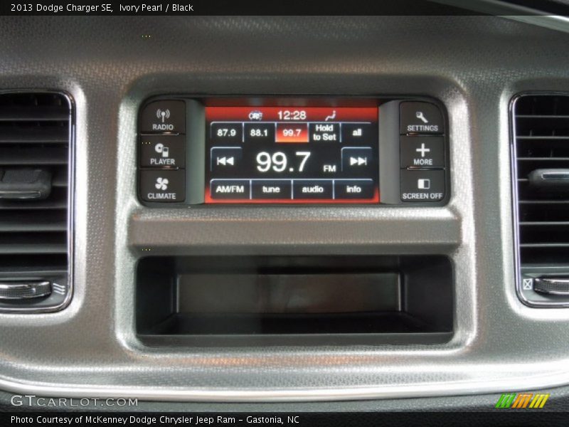 Ivory Pearl / Black 2013 Dodge Charger SE
