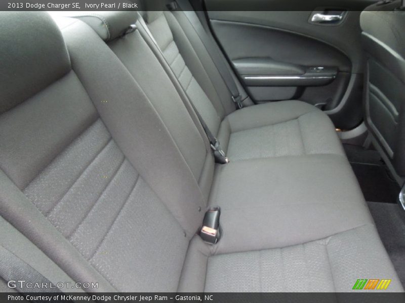 Ivory Pearl / Black 2013 Dodge Charger SE