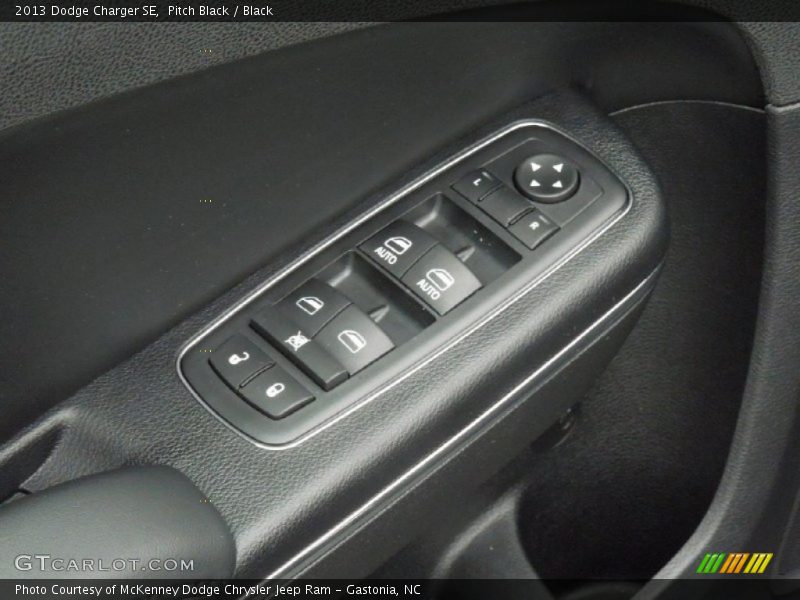 Pitch Black / Black 2013 Dodge Charger SE