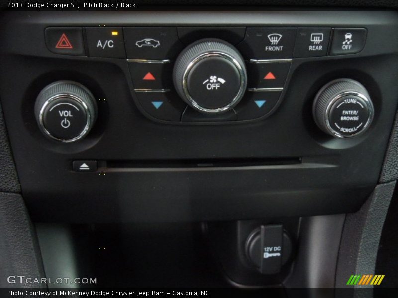 Pitch Black / Black 2013 Dodge Charger SE