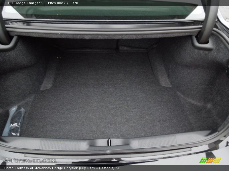 Pitch Black / Black 2013 Dodge Charger SE
