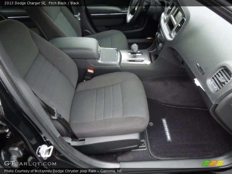 Pitch Black / Black 2013 Dodge Charger SE