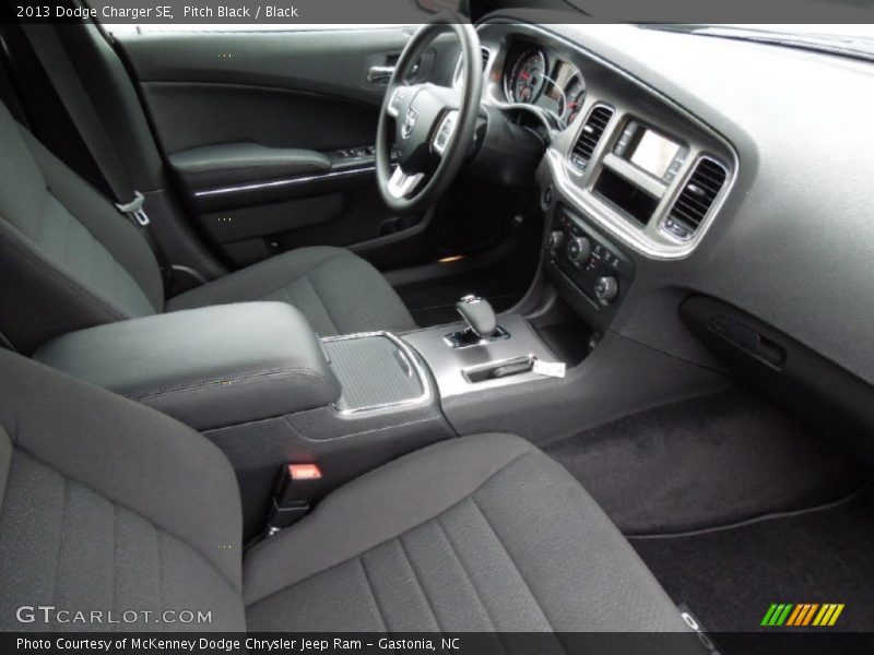 Pitch Black / Black 2013 Dodge Charger SE