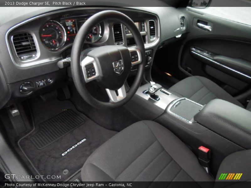 Pitch Black / Black 2013 Dodge Charger SE