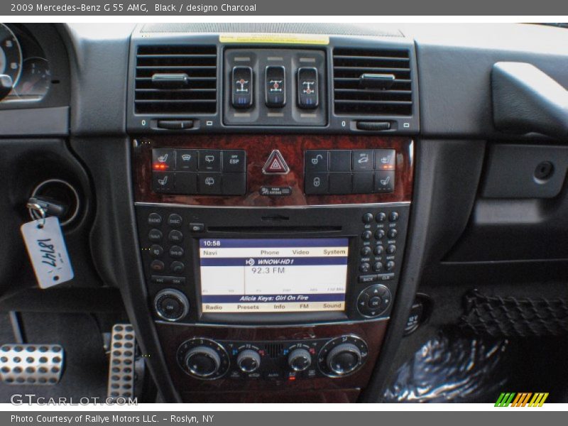 Controls of 2009 G 55 AMG