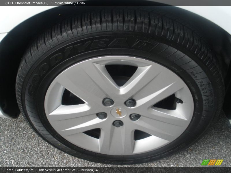 Summit White / Gray 2011 Chevrolet Impala LS