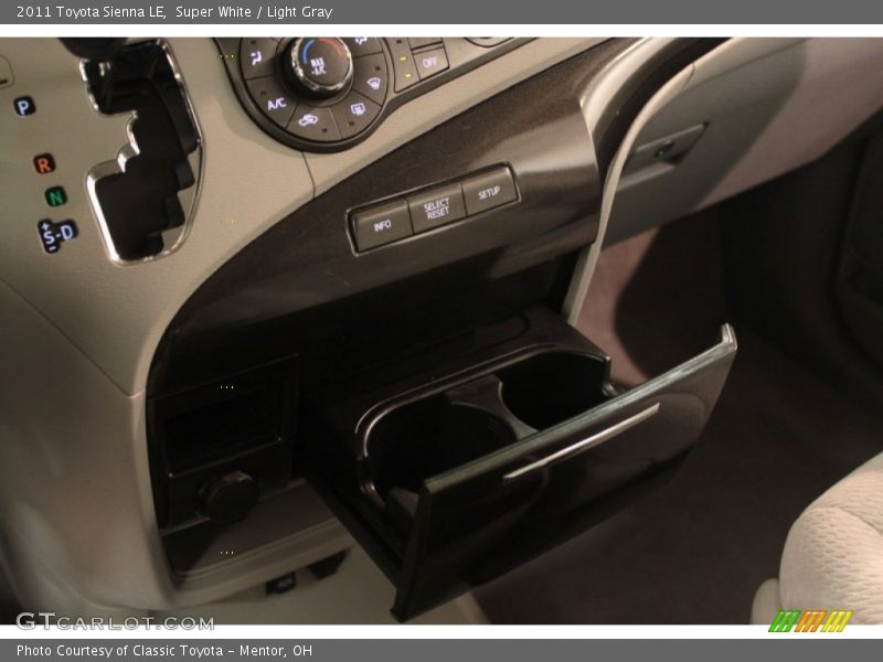 Super White / Light Gray 2011 Toyota Sienna LE
