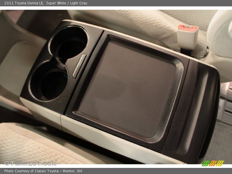 Super White / Light Gray 2011 Toyota Sienna LE