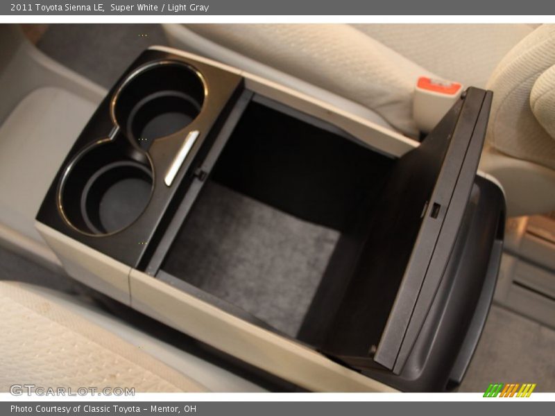 Super White / Light Gray 2011 Toyota Sienna LE