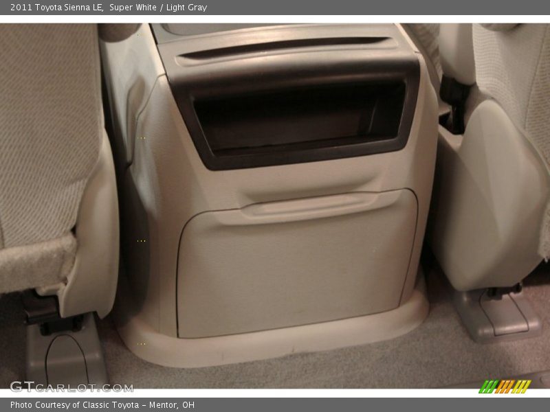 Super White / Light Gray 2011 Toyota Sienna LE