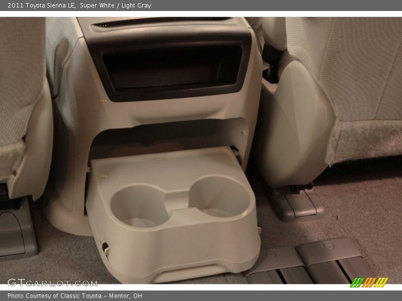 Super White / Light Gray 2011 Toyota Sienna LE