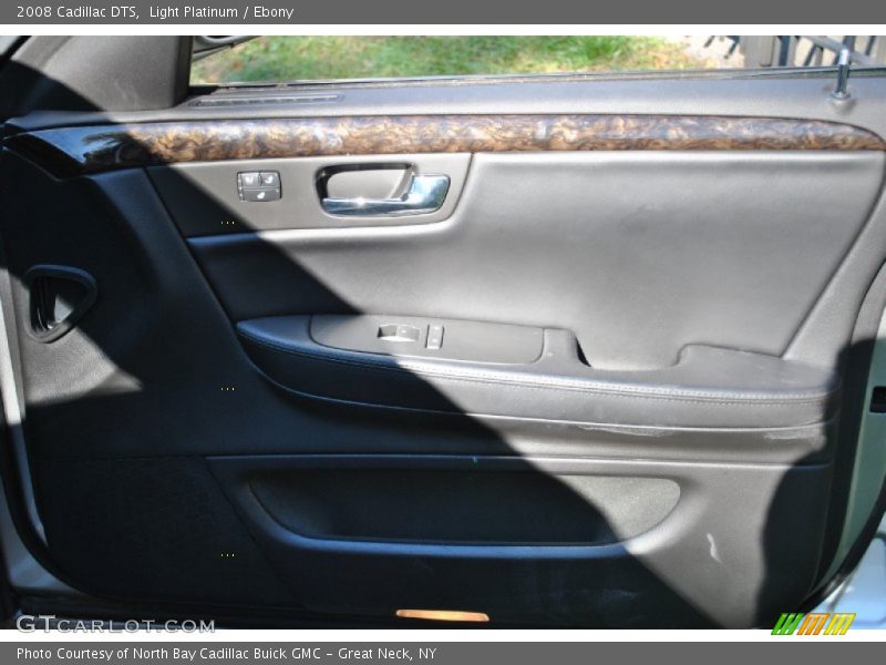 Light Platinum / Ebony 2008 Cadillac DTS