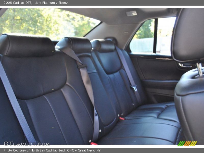 Light Platinum / Ebony 2008 Cadillac DTS