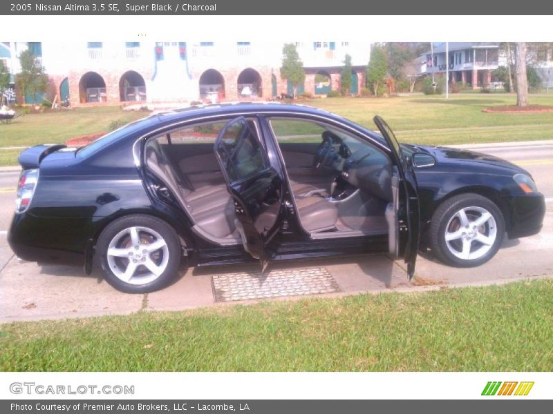 Super Black / Charcoal 2005 Nissan Altima 3.5 SE