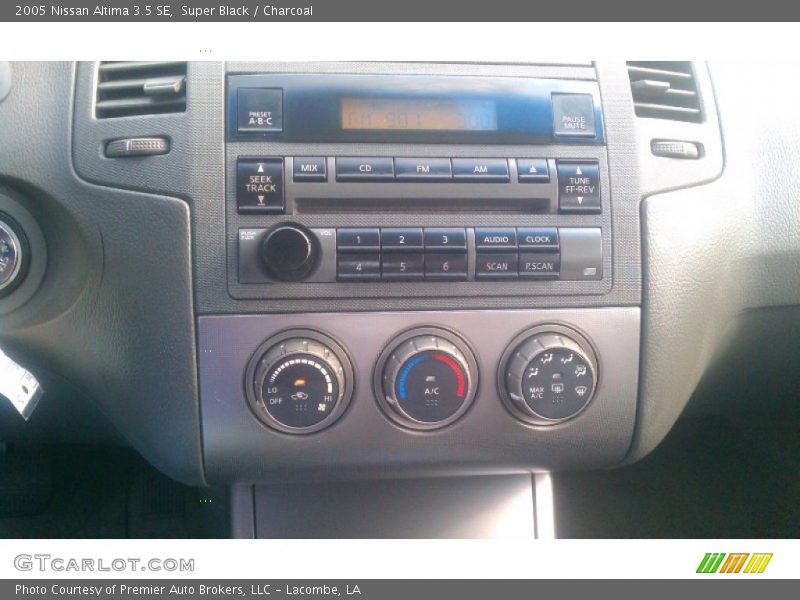 Super Black / Charcoal 2005 Nissan Altima 3.5 SE
