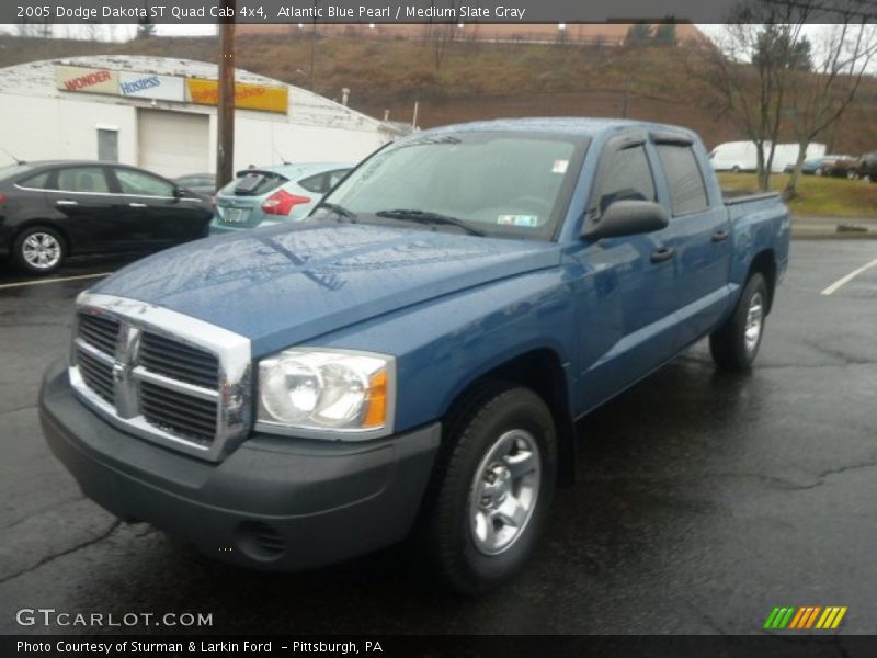 Front 3/4 View of 2005 Dakota ST Quad Cab 4x4