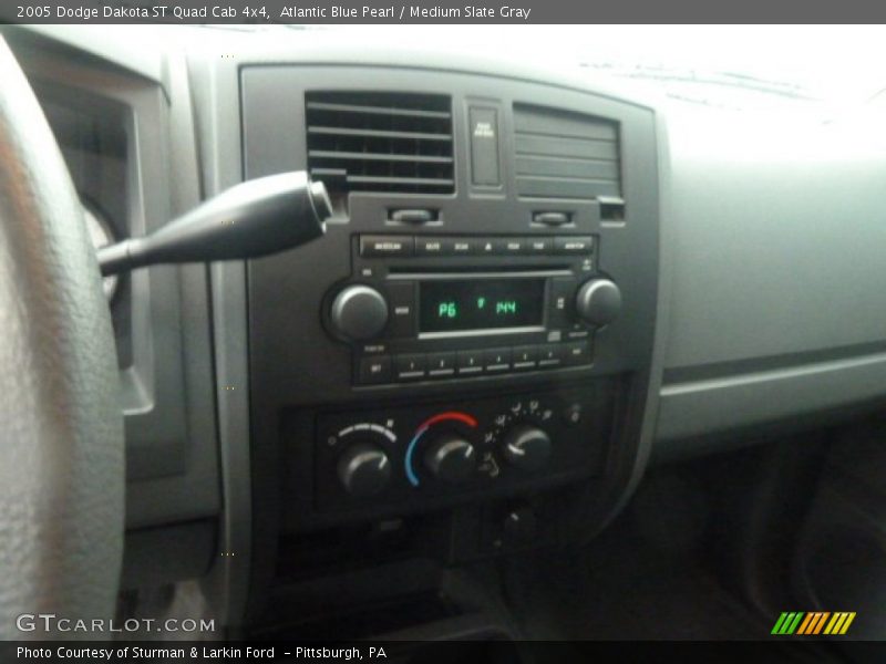 Controls of 2005 Dakota ST Quad Cab 4x4