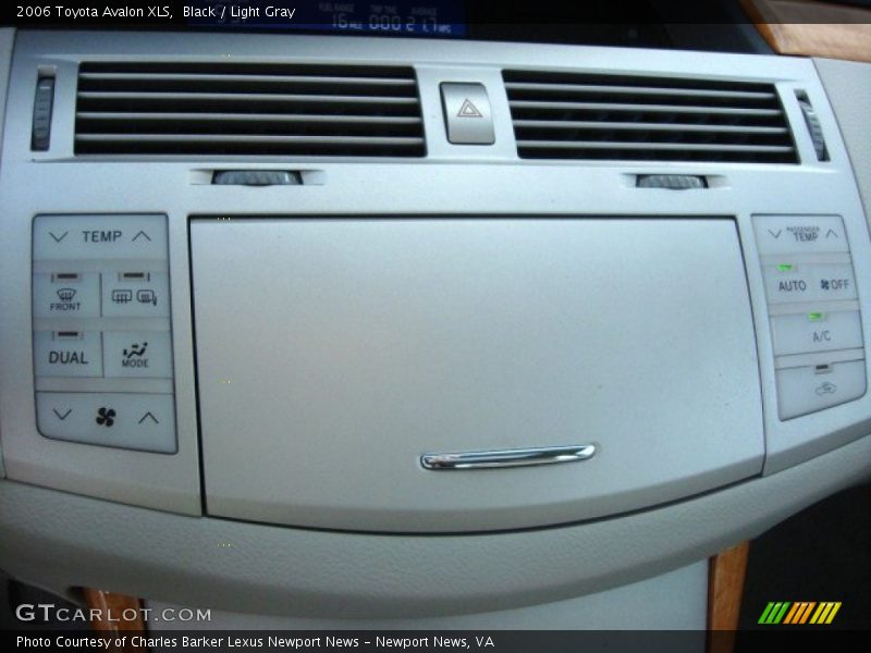 Black / Light Gray 2006 Toyota Avalon XLS