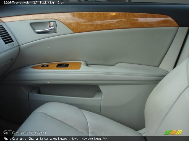 Black / Light Gray 2006 Toyota Avalon XLS
