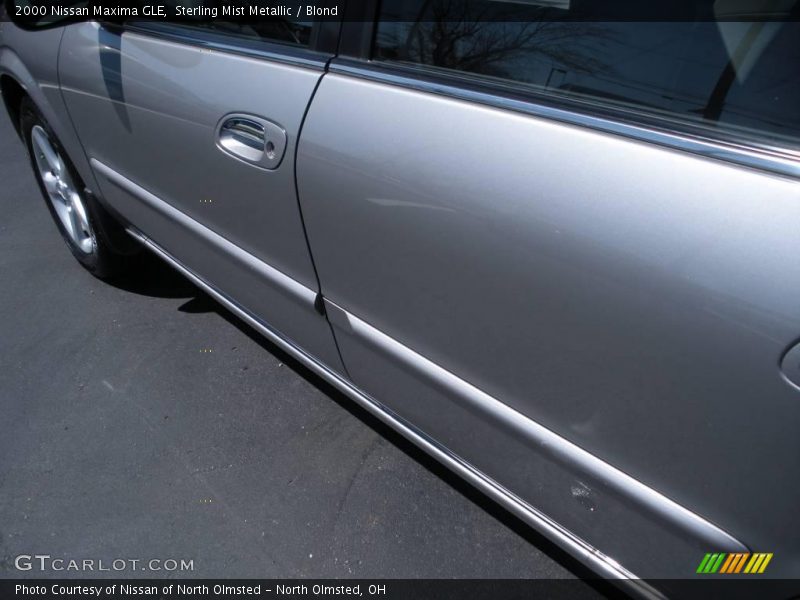 Sterling Mist Metallic / Blond 2000 Nissan Maxima GLE