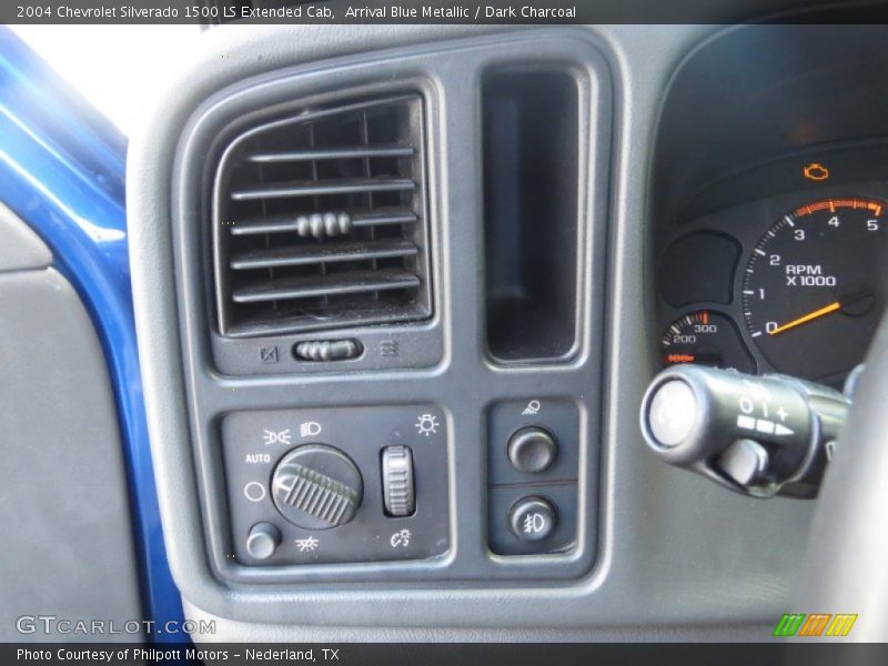 Arrival Blue Metallic / Dark Charcoal 2004 Chevrolet Silverado 1500 LS Extended Cab