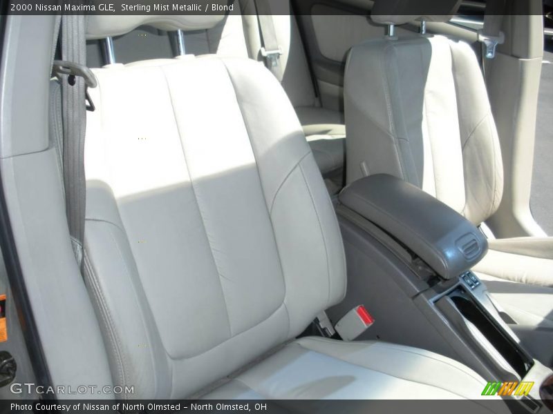 Sterling Mist Metallic / Blond 2000 Nissan Maxima GLE