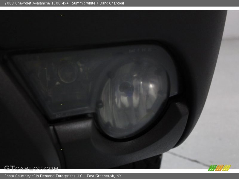 Summit White / Dark Charcoal 2003 Chevrolet Avalanche 1500 4x4