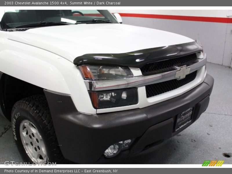 Summit White / Dark Charcoal 2003 Chevrolet Avalanche 1500 4x4