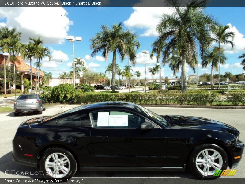 Black / Charcoal Black 2010 Ford Mustang V6 Coupe