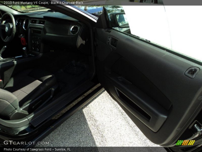 Black / Charcoal Black 2010 Ford Mustang V6 Coupe