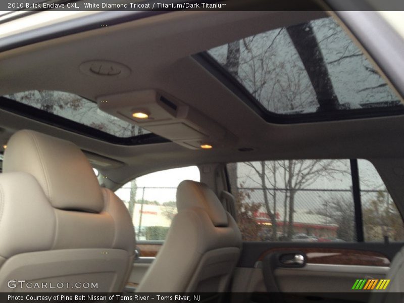 White Diamond Tricoat / Titanium/Dark Titanium 2010 Buick Enclave CXL