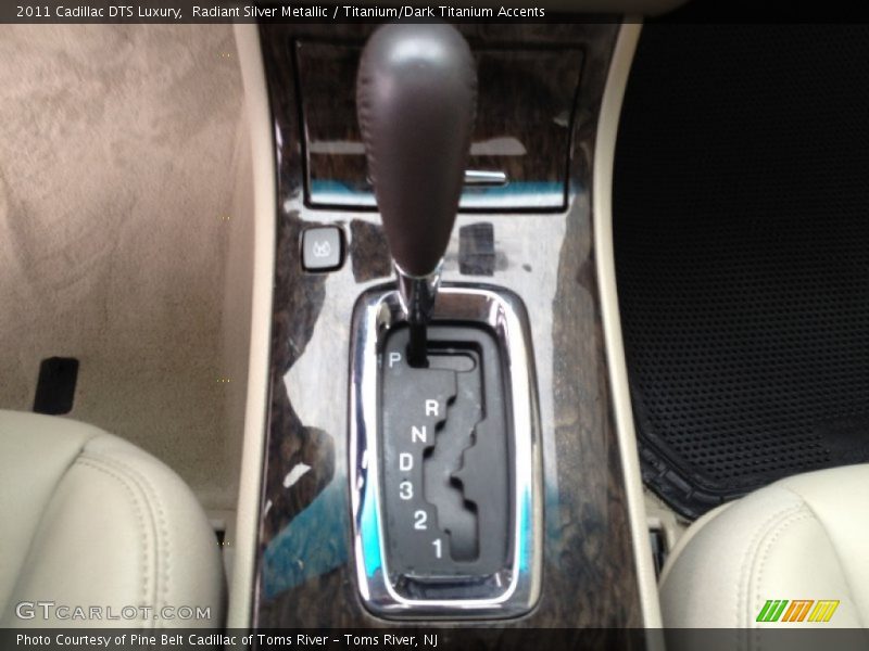 Radiant Silver Metallic / Titanium/Dark Titanium Accents 2011 Cadillac DTS Luxury