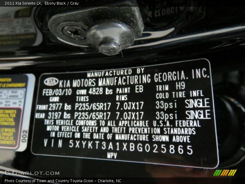 Ebony Black / Gray 2011 Kia Sorento LX