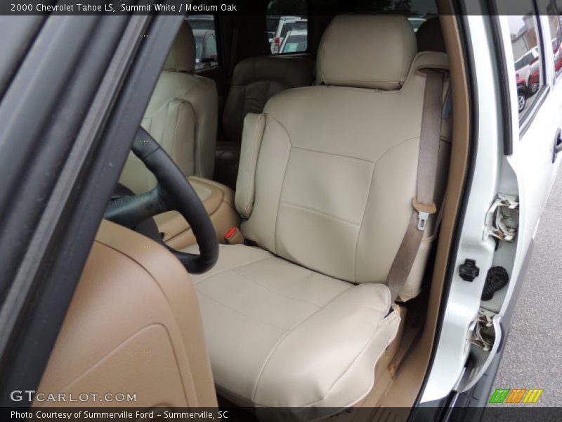 Summit White / Medium Oak 2000 Chevrolet Tahoe LS