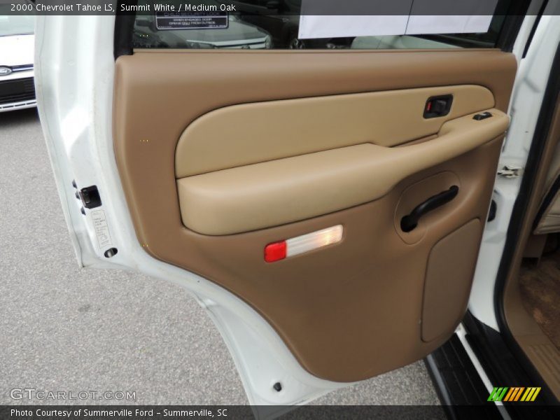 Summit White / Medium Oak 2000 Chevrolet Tahoe LS