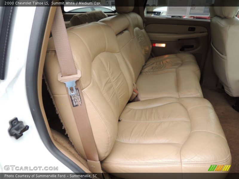 Summit White / Medium Oak 2000 Chevrolet Tahoe LS